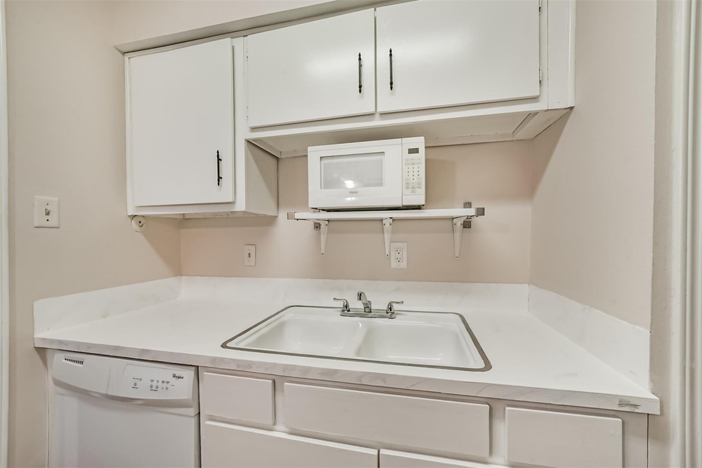 6410 Del Monte Drive - Photo 25