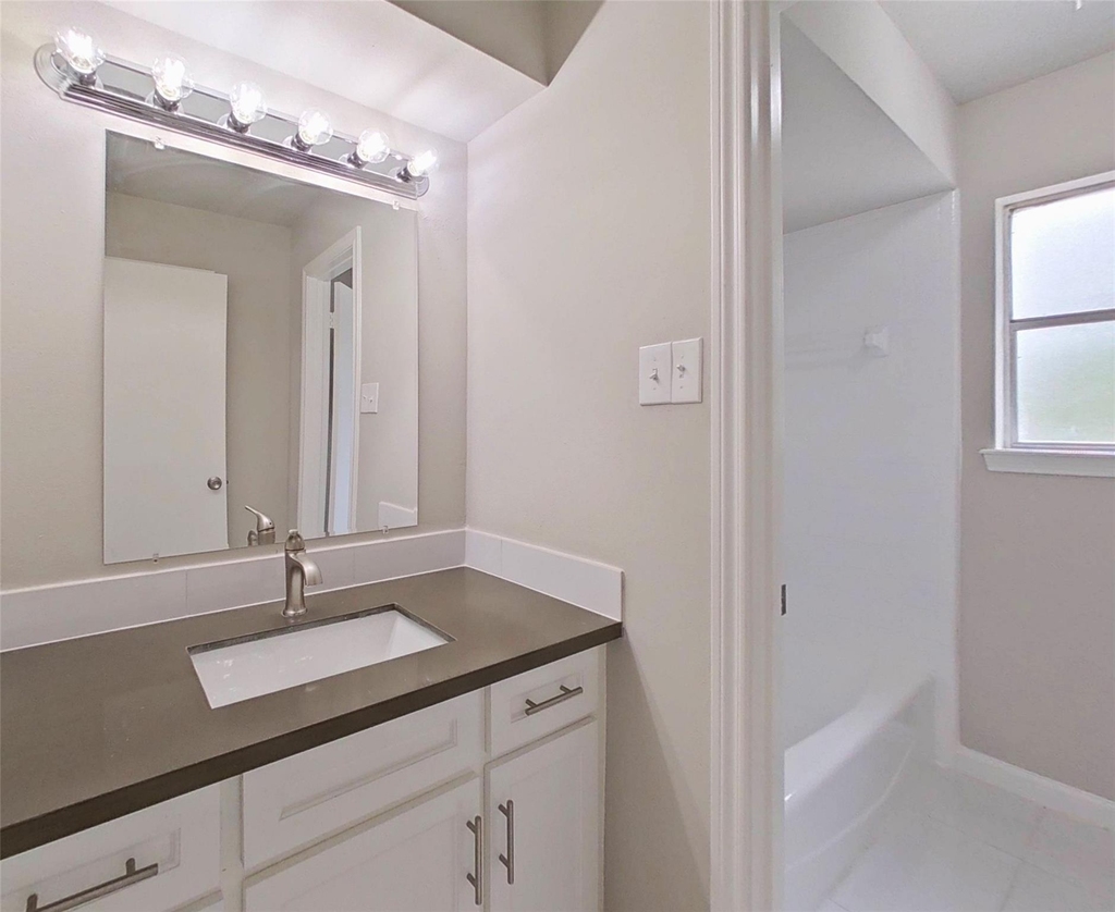 20206 Lake Sherwood Drive - Photo 9