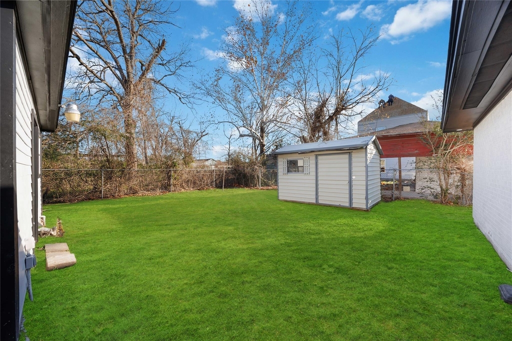 8115 Betty Boop Street - Photo 17
