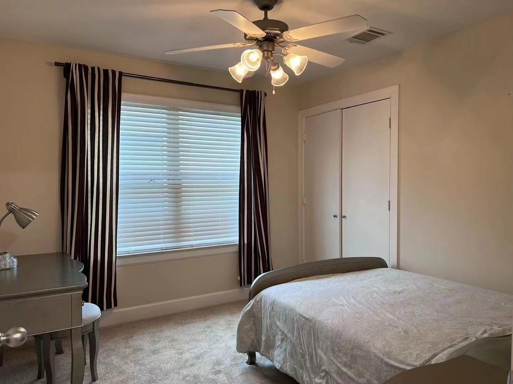 2710 Hullsmith Drive - Photo 2