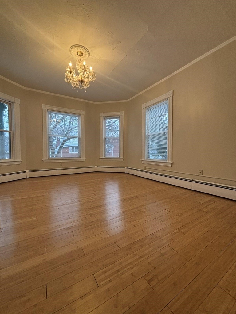 100 Ashland - Photo 1