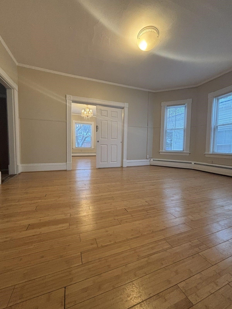 100 Ashland - Photo 2