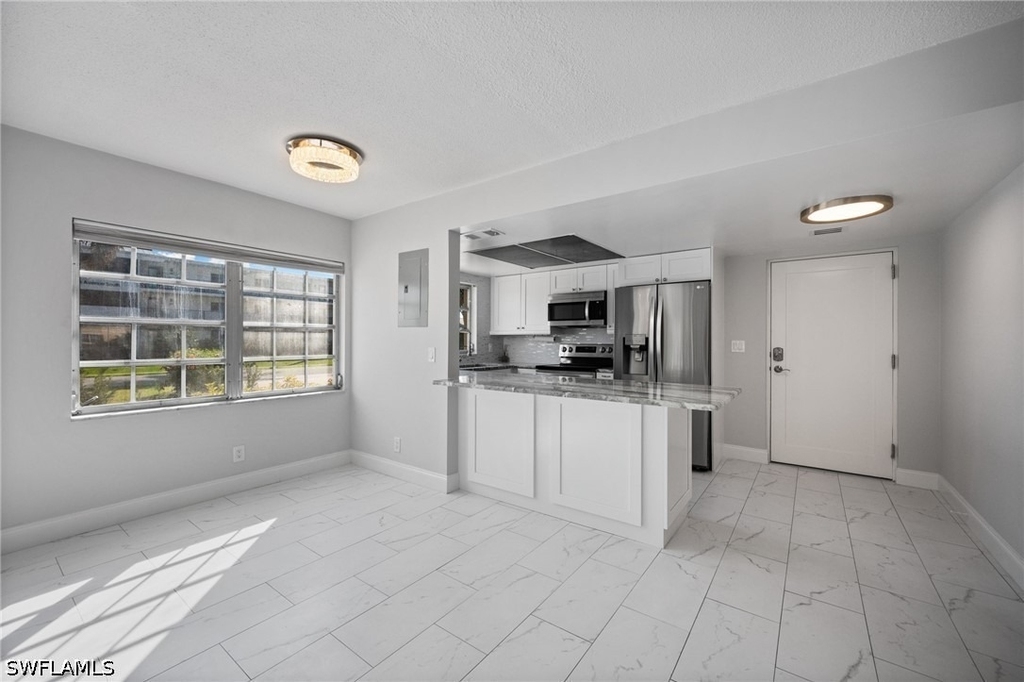 666 3rd Street S - Photo 3