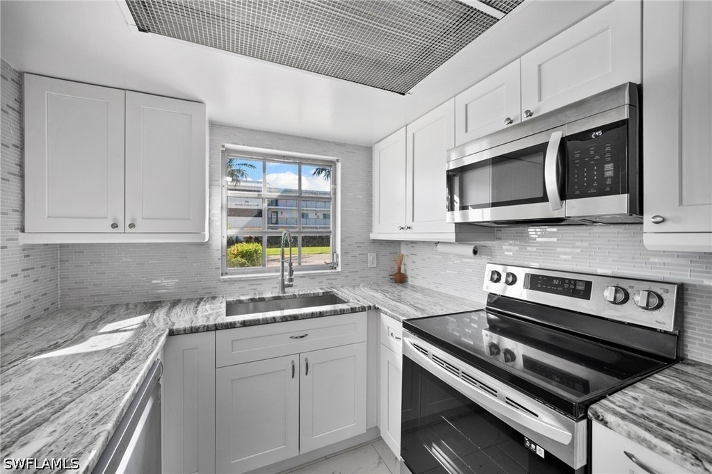 666 3rd Street S - Photo 5