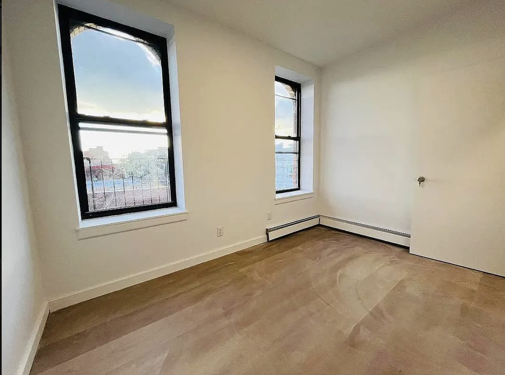 2nd Avenue - Photo 9