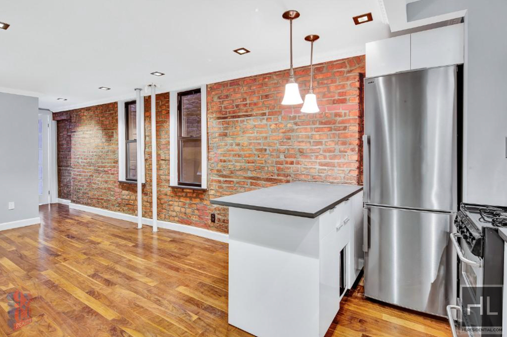 Mulberry St. - Photo 2