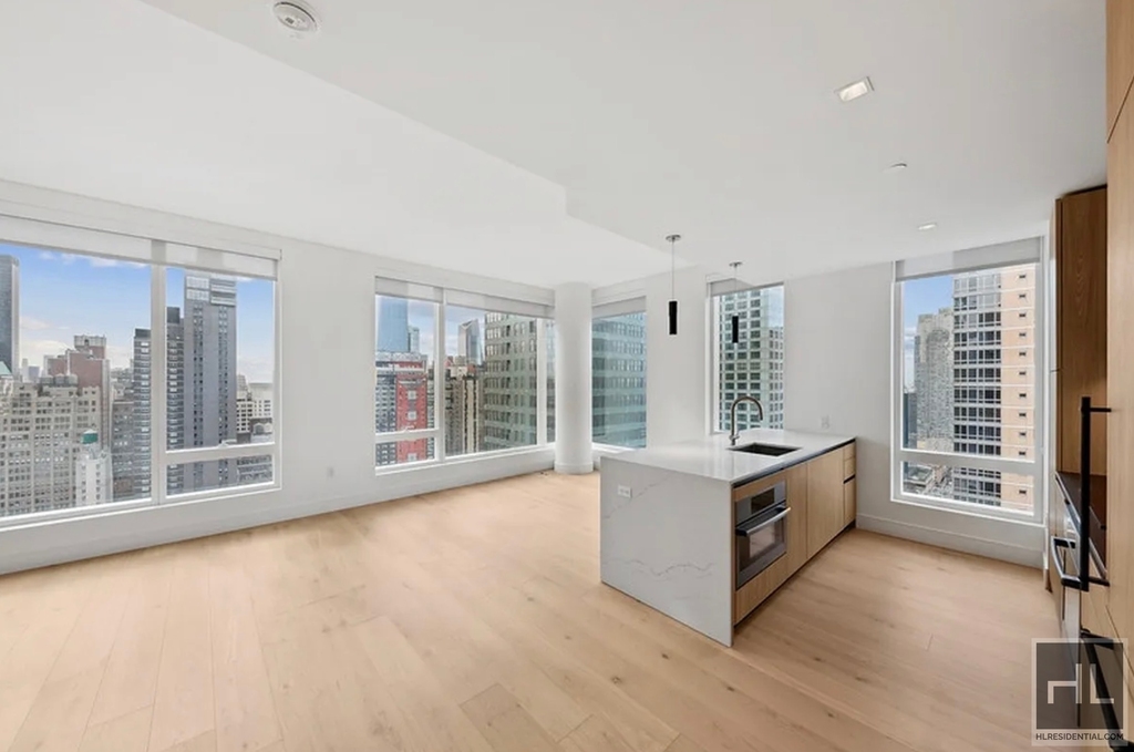 West 43rd Street - Photo 0