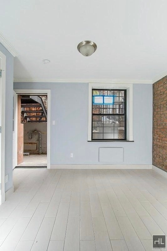 East 11th Street - Photo 3
