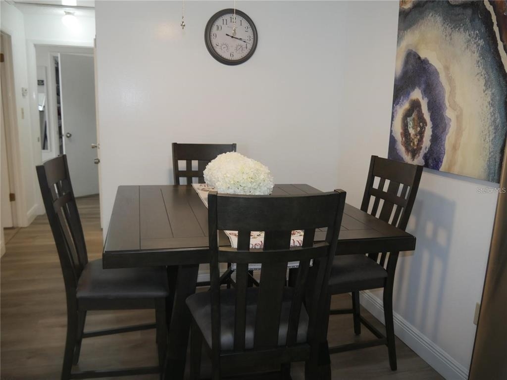 6165 Chesham Drive - Photo 11
