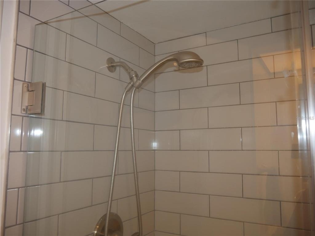 6165 Chesham Drive - Photo 18