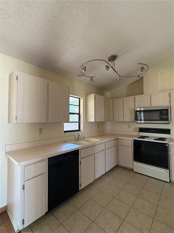3052 Salton Street - Photo 6