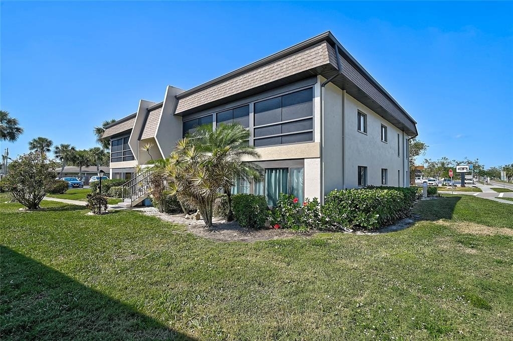 1697 Northampton Street - Photo 1