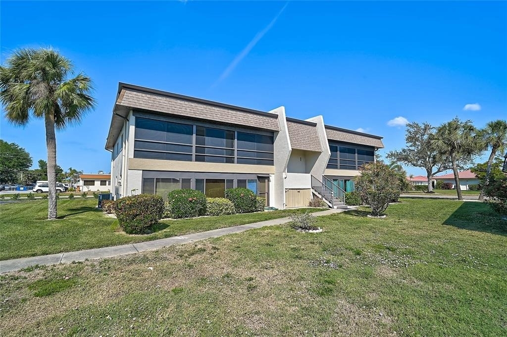 1697 Northampton Street - Photo 2