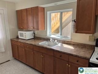 216 Cattell - Photo 2