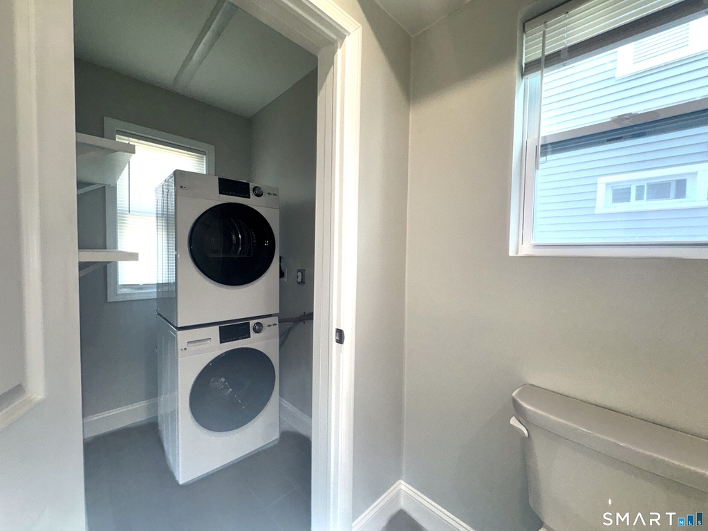 105 Churchill Street - Photo 9