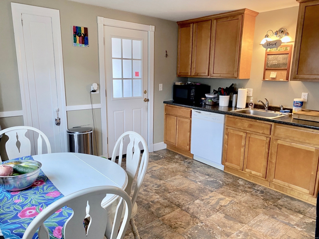 46 Faneuil Street - Photo 3