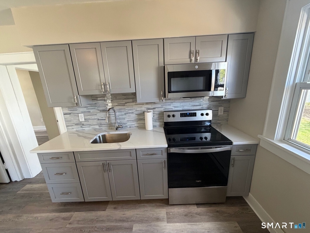 35 Ninth Avenue - Photo 0