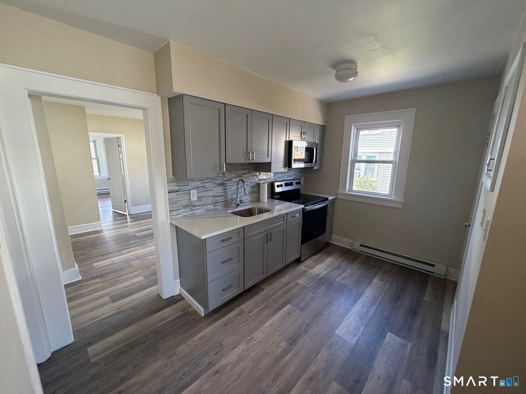 35 Ninth Avenue - Photo 1