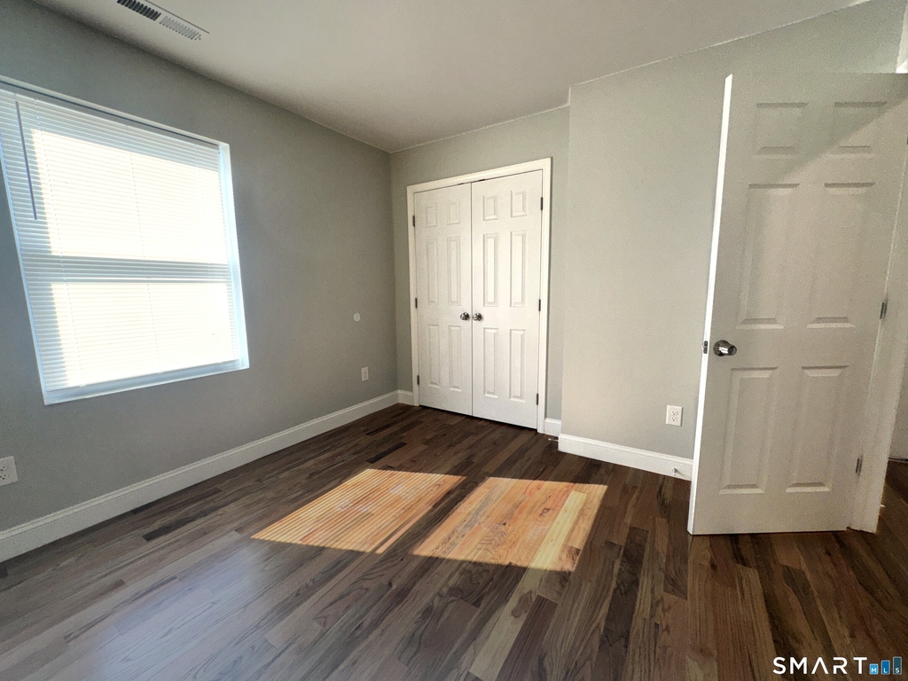 105 Churchill Street - Photo 5