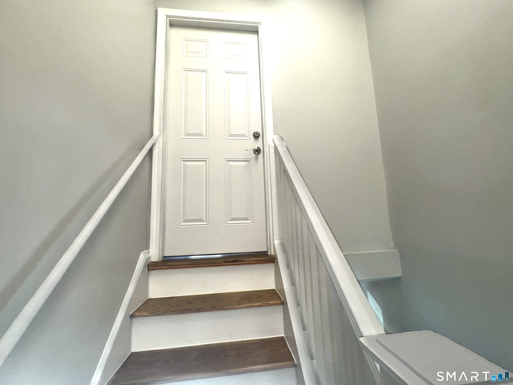 105 Churchill Street - Photo 9
