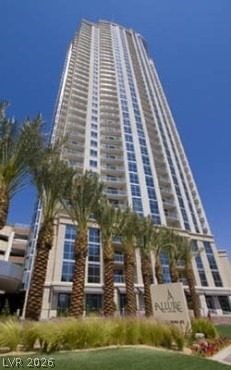 200 W Sahara Avenue - Photo 0