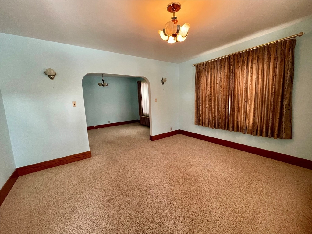 204 N Rogers Ave - Photo 2
