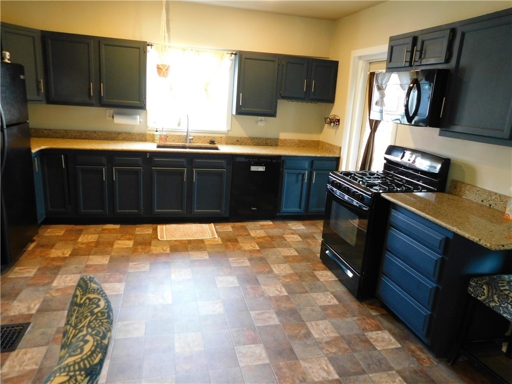 321 N Main Street - Photo 2