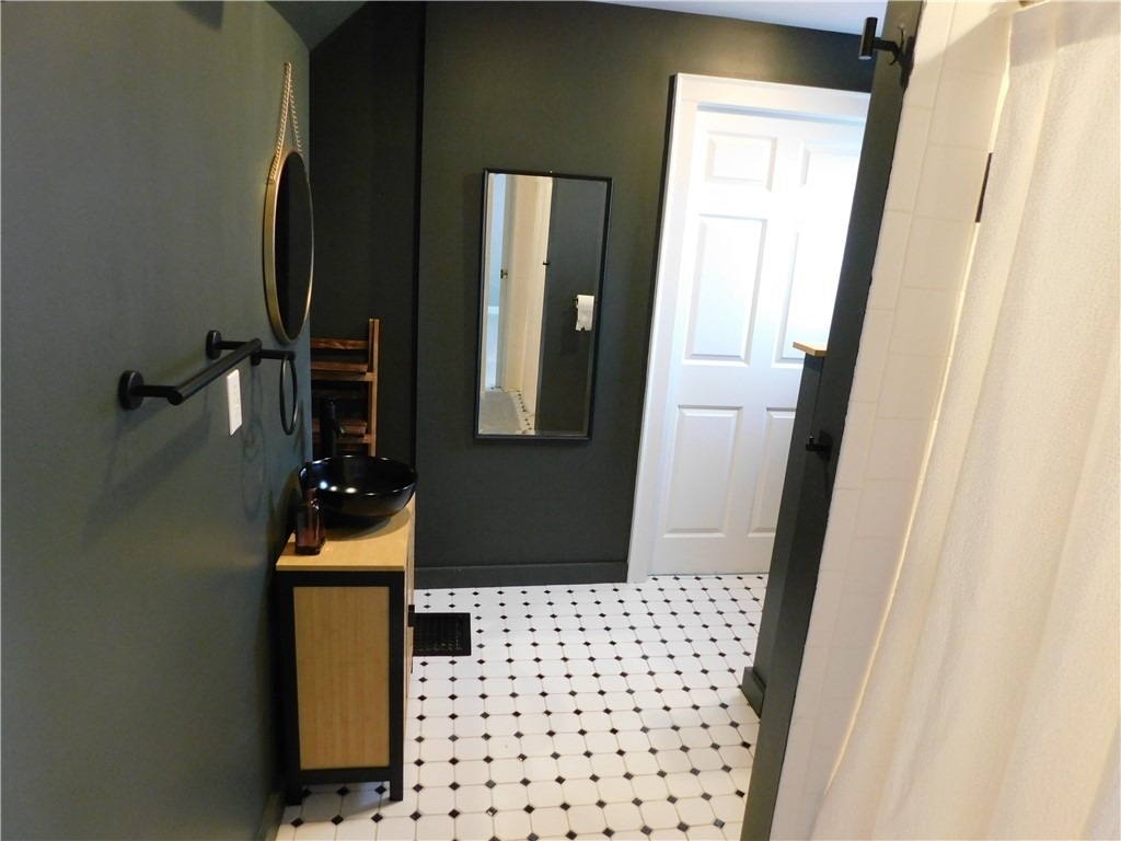 321 N Main Street - Photo 5