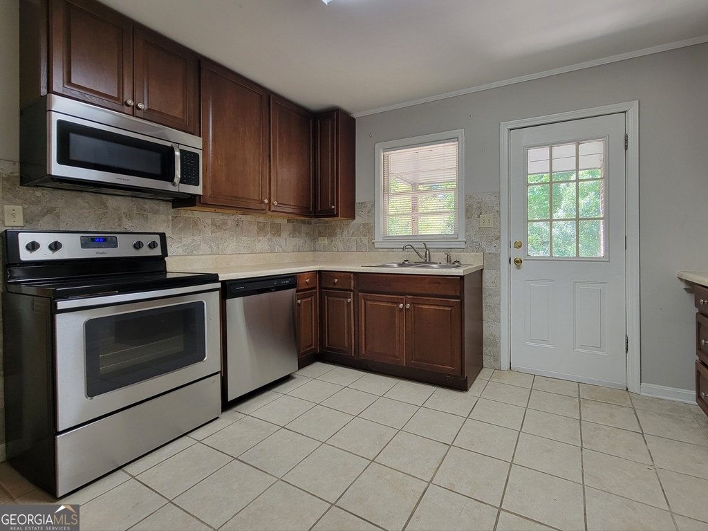 268 Elks Street - Photo 3