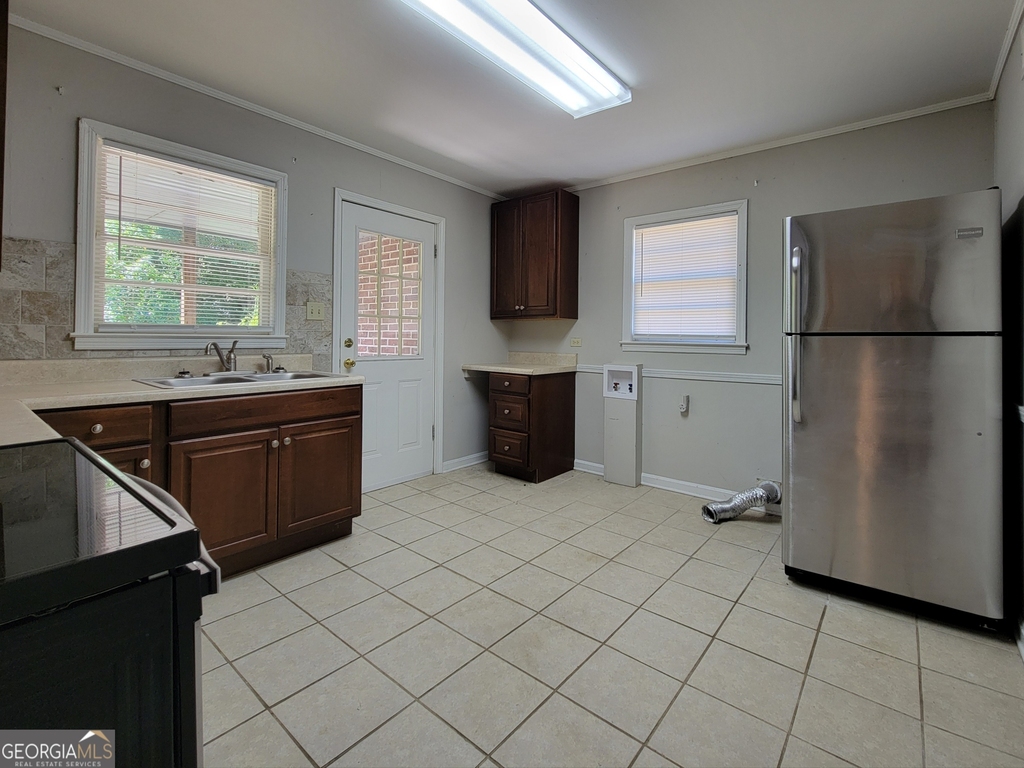 268 Elks Street - Photo 4