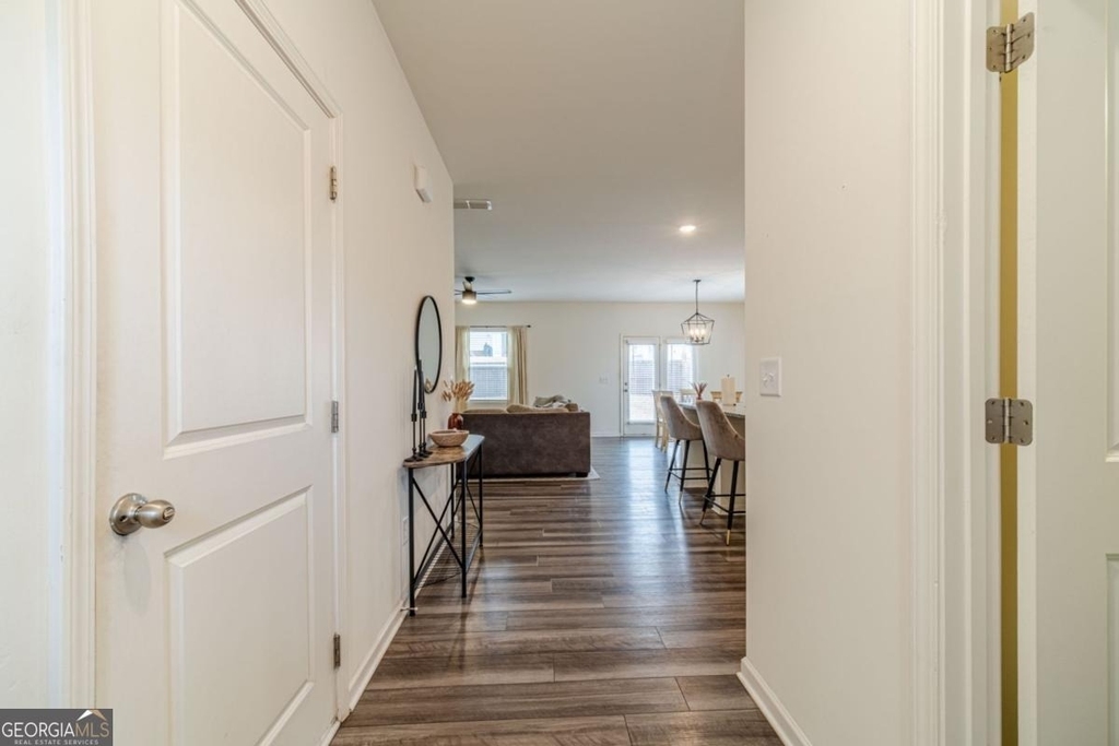 222 Knightsbridge Lane - Photo 2