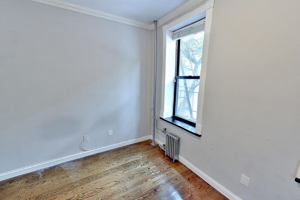 East 5th Street - Photo 2