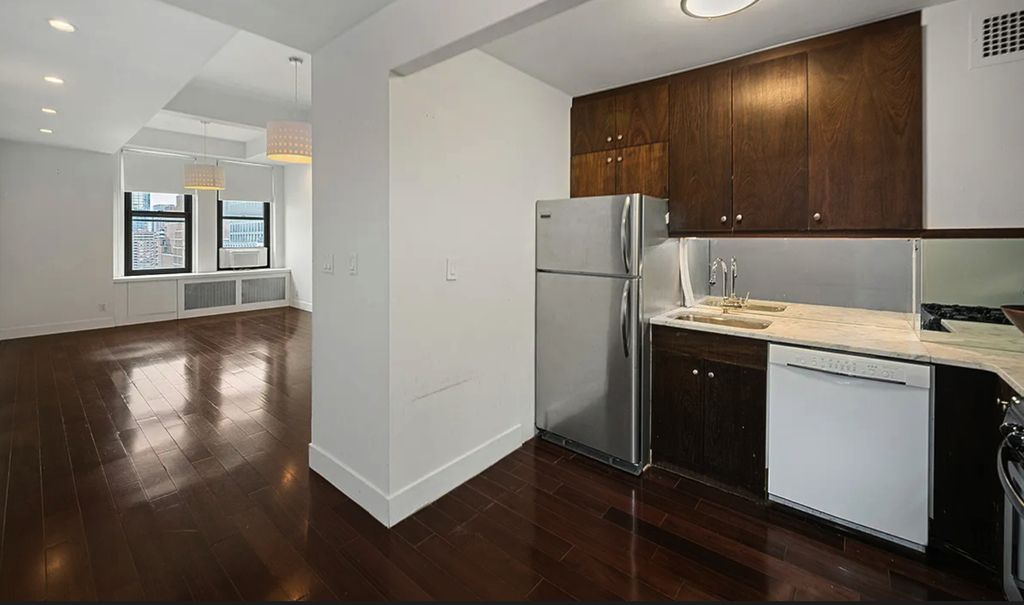 315 7th Avenue - Photo 2