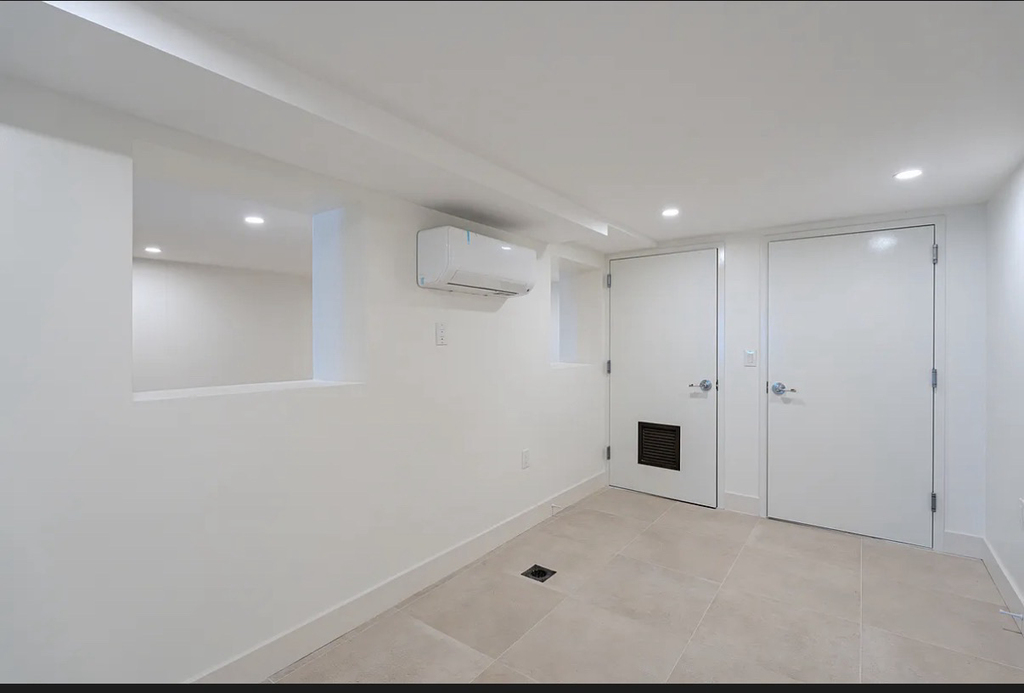 982 east 106th street - Photo 9