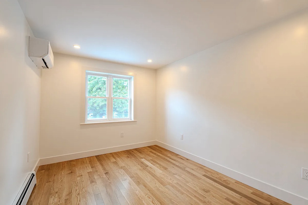 982 east 106th street - Photo 12