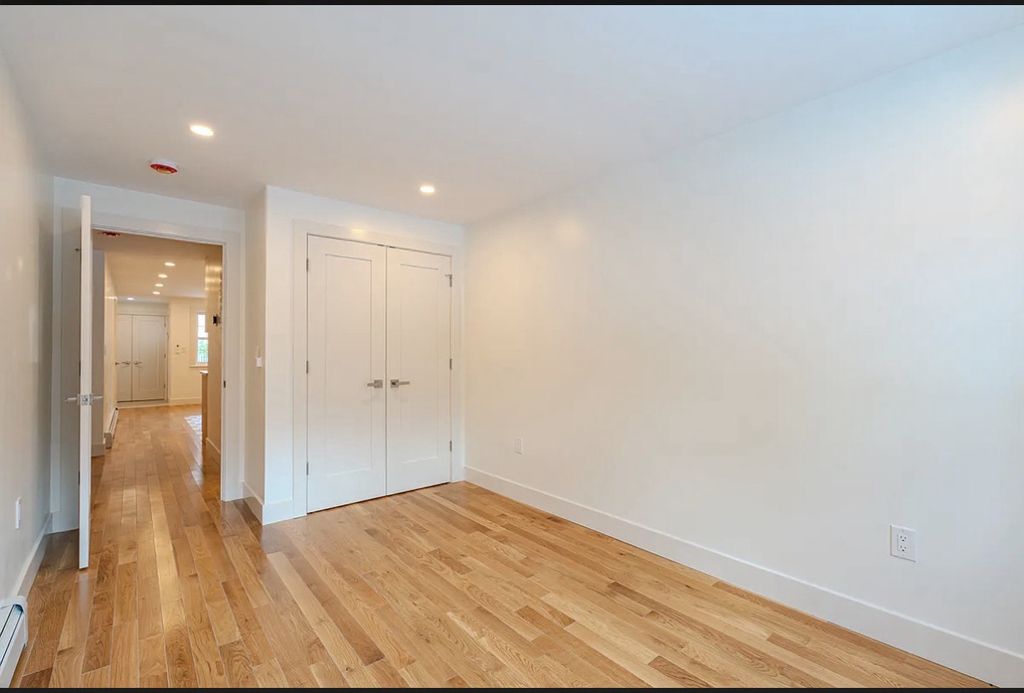 982 east 106th street - Photo 8