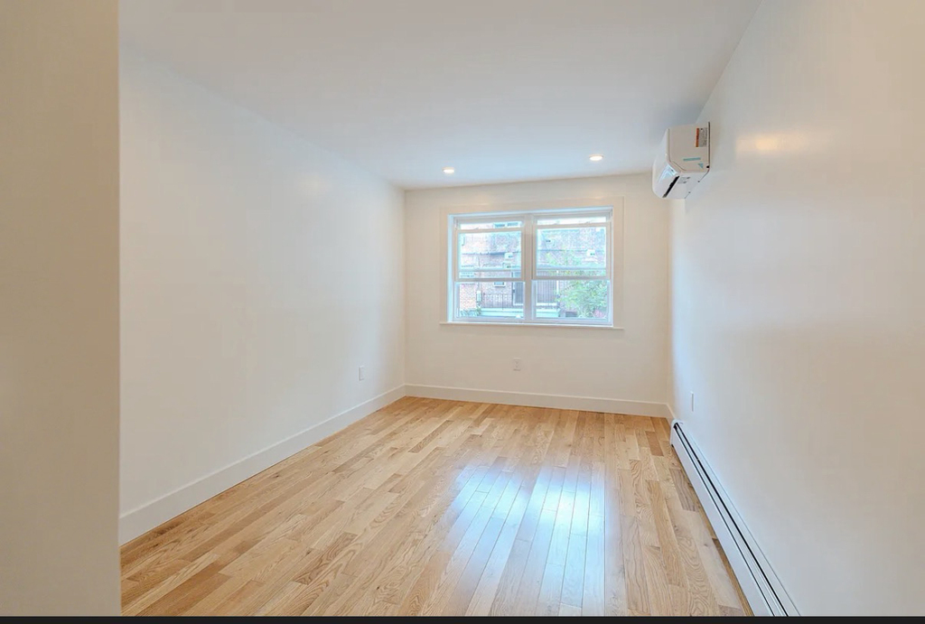 982 east 106th street - Photo 7