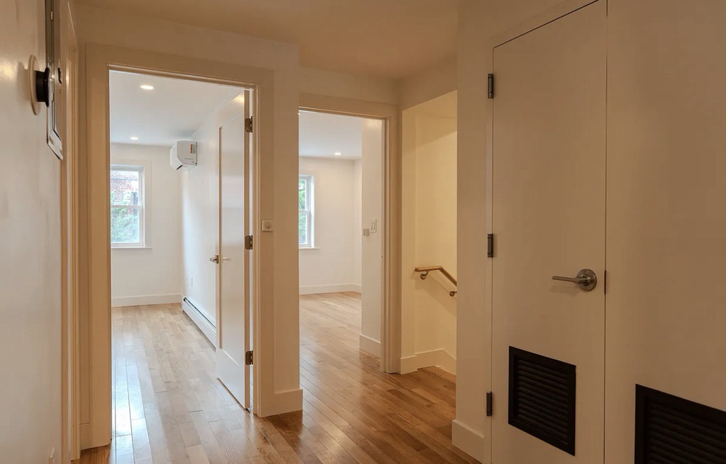 982 east 106th street - Photo 10