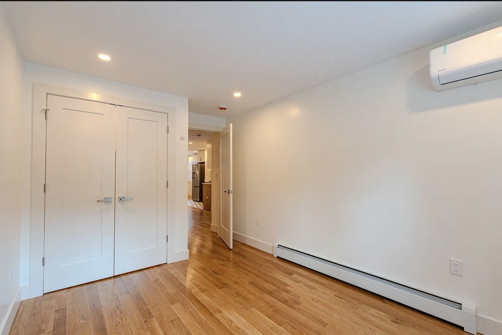 982 east 106th street - Photo 13