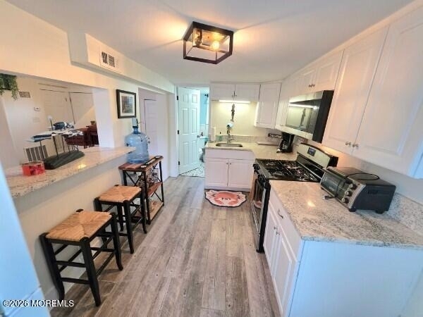 1014 Fifth Avenue - Photo 4