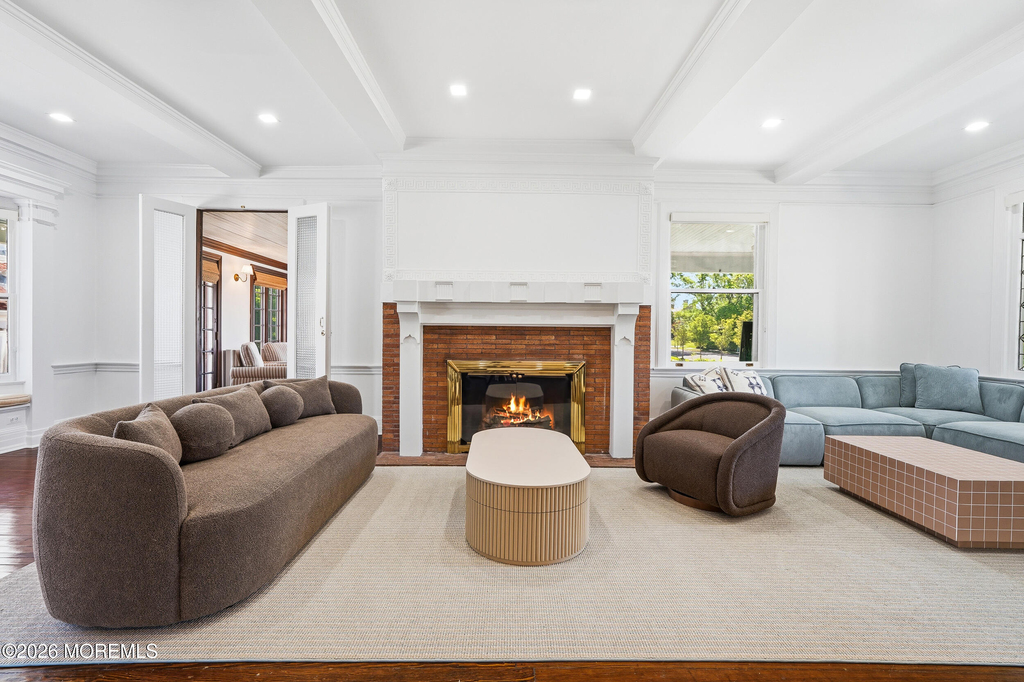211 Cedar Avenue - Photo 8