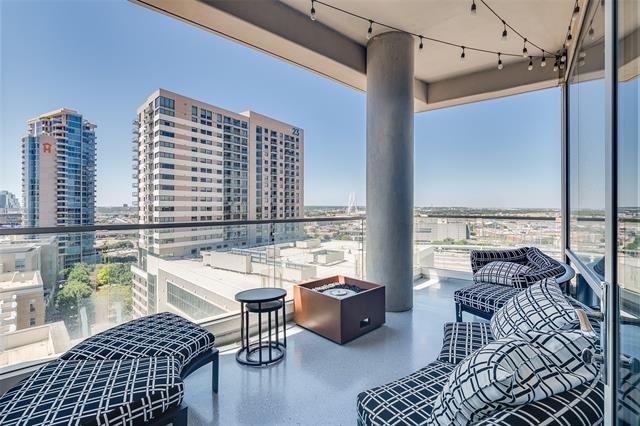 2408 Victory Park Lane - Photo 18