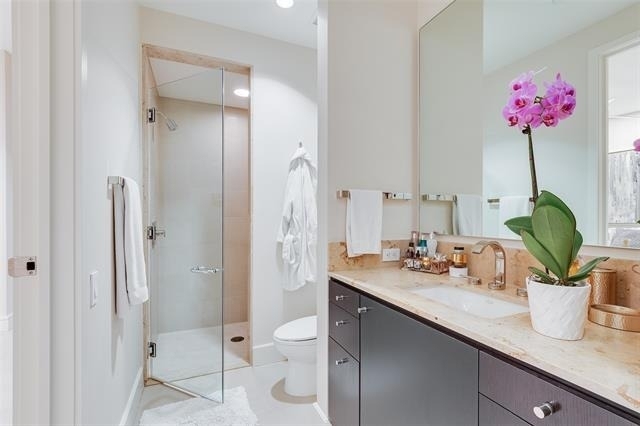 2408 Victory Park Lane - Photo 12