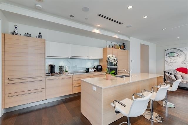 2408 Victory Park Lane - Photo 6