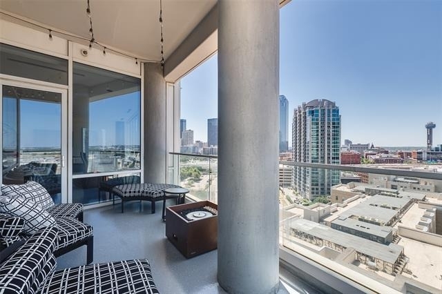 2408 Victory Park Lane - Photo 19