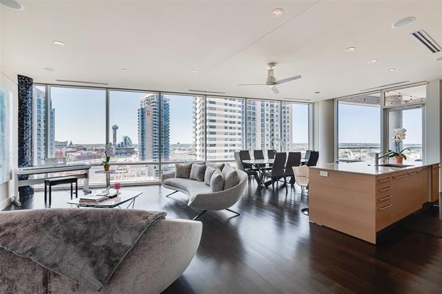 2408 Victory Park Lane - Photo 2