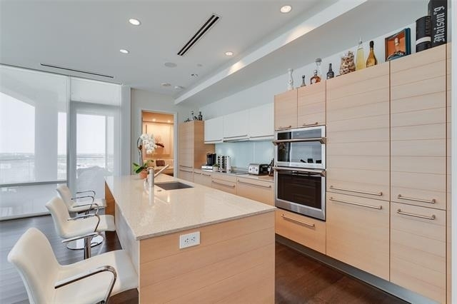2408 Victory Park Lane - Photo 5