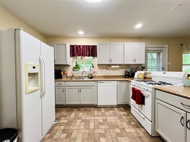 310 W 15th Street - Photo 21