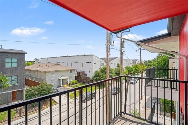 2217 N Fitzhugh Avenue - Photo 2