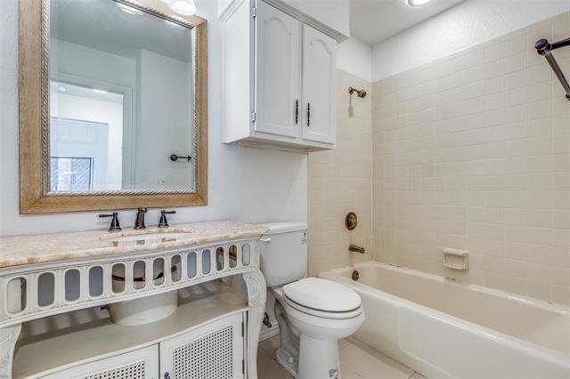 4147 Rosser Square - Photo 10